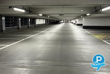 Park2Travel - Stuttgart, Flughafenstraße 32 (Terminal 2 u.3) 2