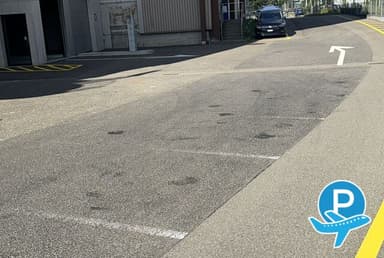 Parking Flughafen Zürich - Walliselen, Birgistrasse 4a (disabled) 2