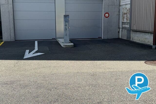 Parking Flughafen Zürich - Walliselen, Birgistrasse 4a (disabled) 1